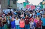 La Plaza de las Garantías y La Victoria se visten de guinda en apoyo a Pepe Saldívar