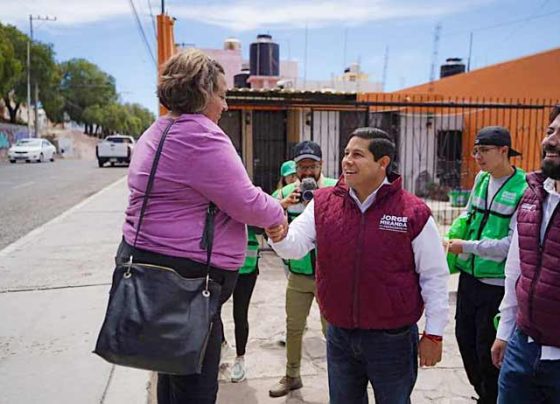 Continúa Jorge Miranda cerca a las familias capitalinas con jornada de toque de puertas