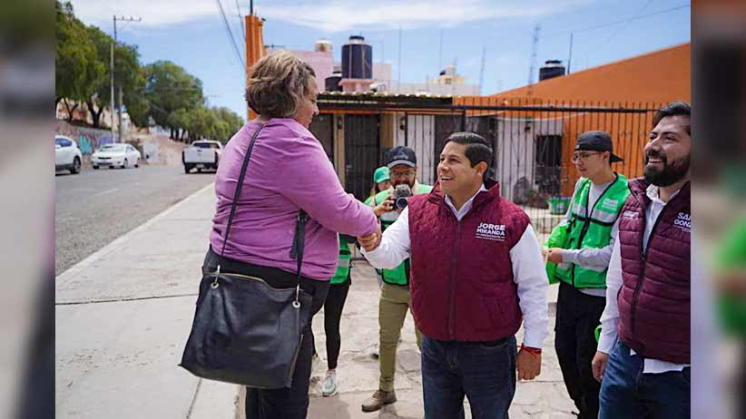 Continúa Jorge Miranda cerca a las familias capitalinas con jornada de toque de puertas
