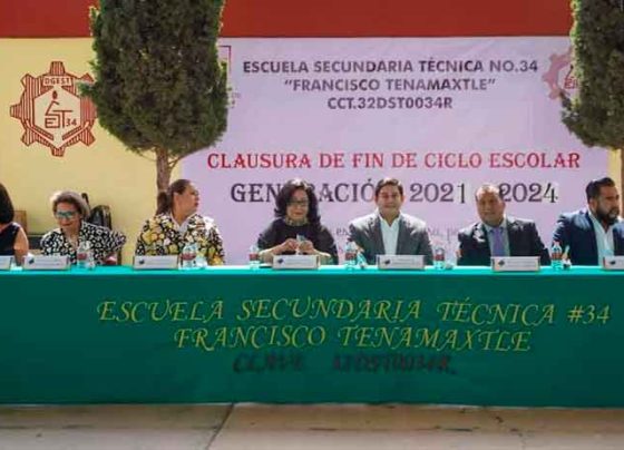 Acompaña Jorge Miranda a estudiantes de la secundaria Técnica 34 en su graduación