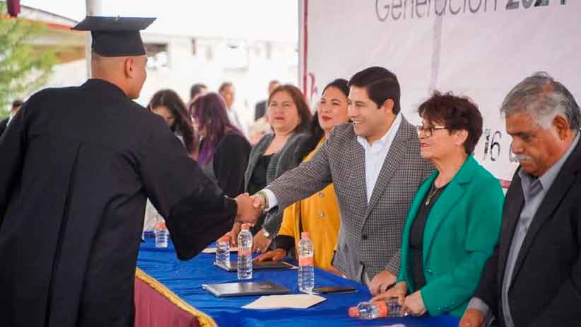 Se gradúan estudiantes de la Escuela Secundaria General No. 04 “Juan Pablo García”