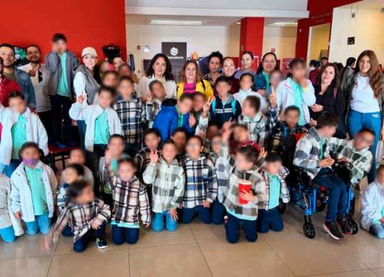 Niñas y niños de Casa Cuna “Plácido Domingo” disfrutan una mañana de cine