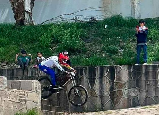 Se llena la Capital de adrenalina con la competencia Downhill Urbano 2024