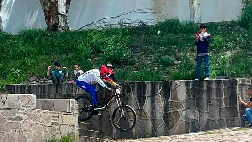Se llena la Capital de adrenalina con la competencia Downhill Urbano 2024