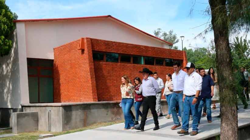 Gobernador David Monreal consolida proyecto de las Casas del Bienestar; supervisa avances de la que se construye en Apozol