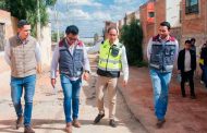 Supervisa Pepe Saldívar rehabilitación de red de drenaje sanitario en la colonia La Fe
