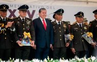 Encabeza Gobernador David Monreal ceremonia de imposición de insignias jerárquicas militares