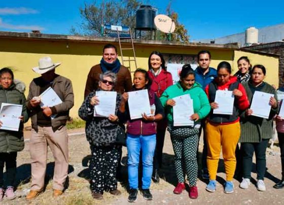 Con entrega de calentadores solares continúa Pepe Saldívar apoyando a familias guadalupenses