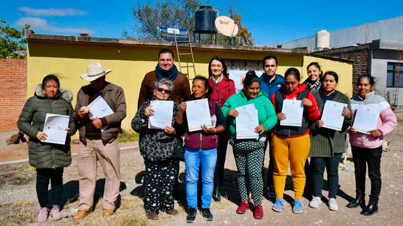Con entrega de calentadores solares continúa Pepe Saldívar apoyando a familias guadalupenses