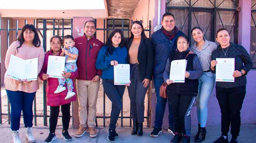 “Haciendo equipo con el Señor Gobernador, las cosas salen mejor”: Pepe Saldívar en entrega de calentadores solares en la colonia Bellavista