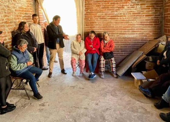 Regidor Naranja David García Lira se reúne con habitantes de la colonia Díaz Ordáz ante problema de mina Capstone