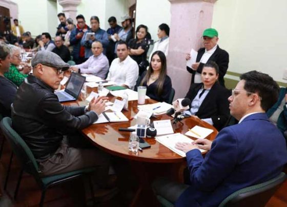 Gobierno de Zacatecas propone solución a becas