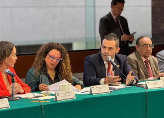 Ulises Mejía Haro informa sobre reformas al sector energético