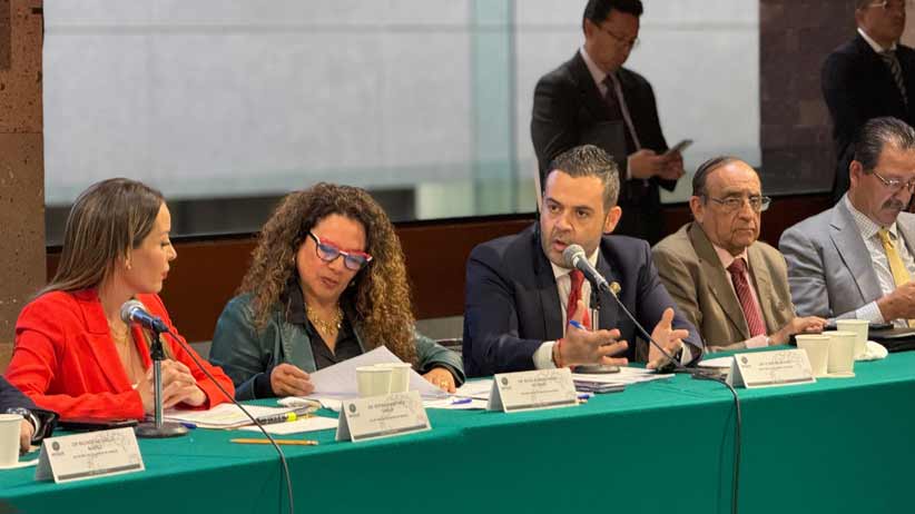 Ulises Mejía Haro informa sobre reformas al sector energético