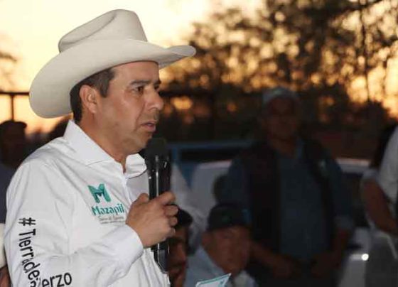 Inaugura Mario Macías tramo de calle en La Tasajera