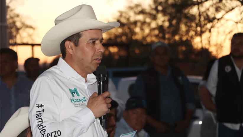 Inaugura Mario Macías tramo de calle en La Tasajera