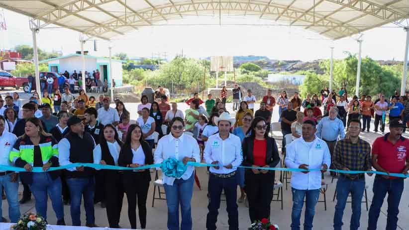 Entrega Mario Macías techumbre tipo domo en la comunidad de Terminal de Providencia