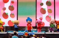 Niñas y Niños desbordan alegría en la presentación del Payaso Plim Plim y Sus Amigos