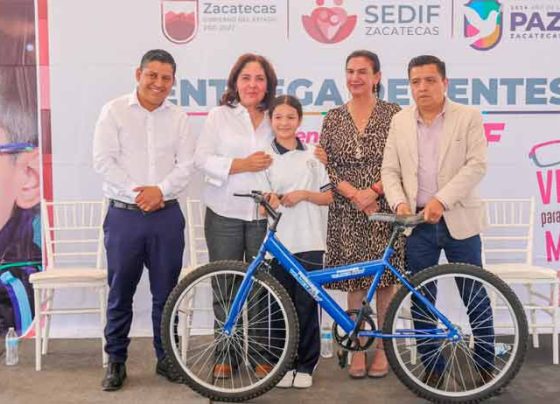 Entrega Gobierno de Zacatecas cerca de 1 mil 800 lentes a niñas y niños de Río Grande