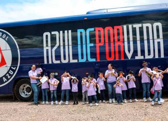 Jugadores de Cruz Azul conviven con niñas y niños de la Casa Cuna “Plácido Domingo”