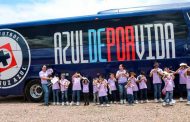 Jugadores de Cruz Azul conviven con niñas y niños de la Casa Cuna “Plácido Domingo”