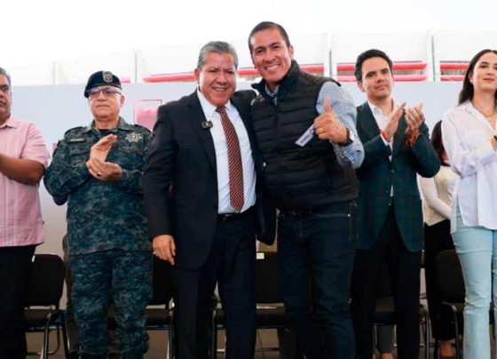 Fortalece Gobernador David Monreal a municipios con entrega de 26 unidades vehiculares mediante esquema peso a peso