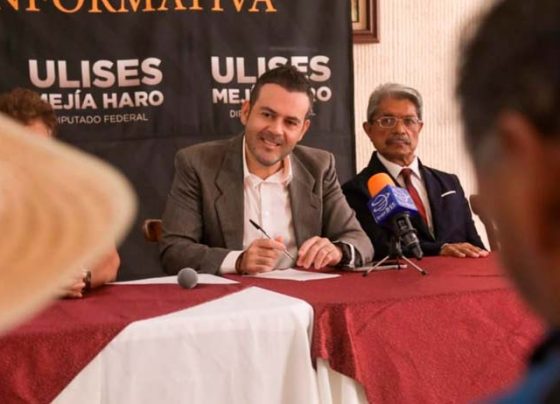 Ulises Mejía presenta iniciativa para fortalecer a los pequeños comercios