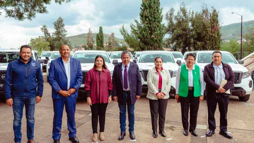 Entrega Gobernador David Monreal 30 vehículos en apoyo a la movilidad educativa del estado; garantiza apoyos a estudiantes para ciclo escolar 2025-2026