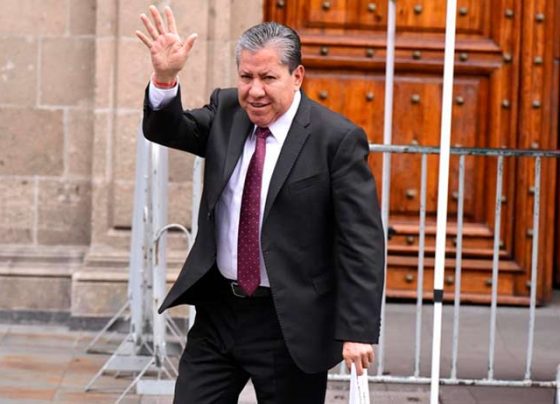 Gestiona Gobernador David Monreal pago de nómina magisterial y ampliación de la carretera Zacatecas-Aguascalientes