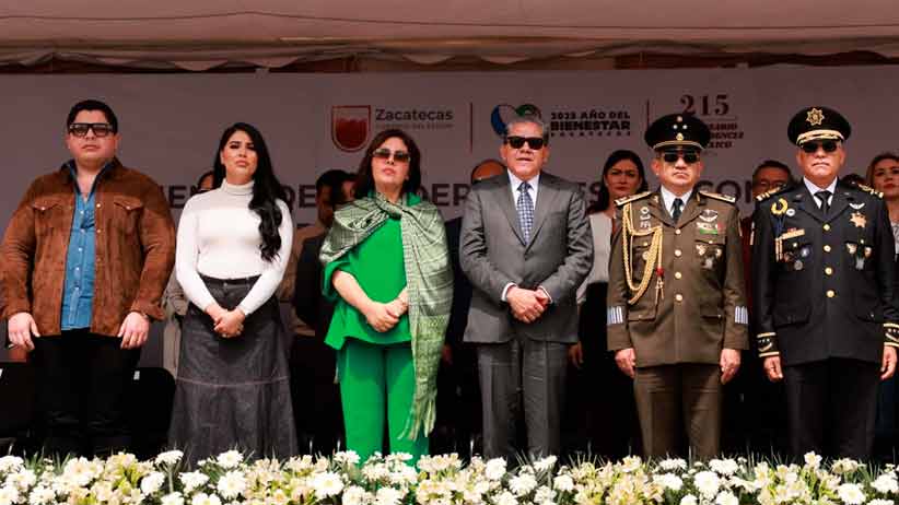 Preside Gobernador David Monreal desfile cívico-militar por el 215 aniversario de la Independencia de México