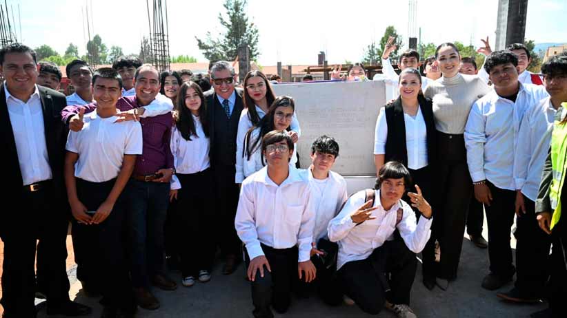 Pone Gobernador David Monreal primera piedra de reconversión de Secundaria Técnica a Centro de Bachillerato en Guadalupe
