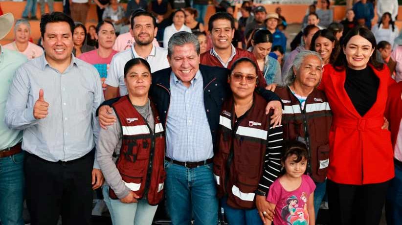 Distribuye Gobernador David Monreal apoyos alimentarios de Corazón Contento a 250 familias de Puebla del Palmar y Las Mercedes, en Fresnillo