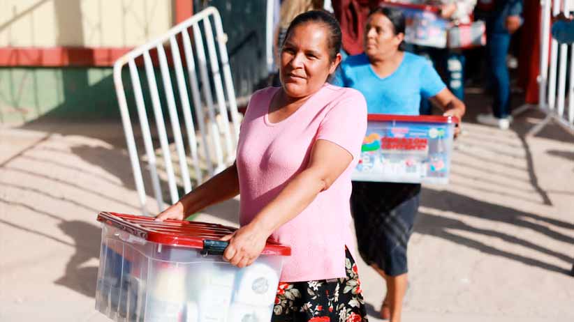 En el Día Internacional de las Mujeres Rurales, Gobernador David Monreal beneficia a familias de Río Grande con apoyos alimentarios