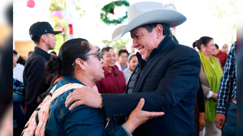 Con canastas alimentarias, fortalece Gobernador David Monreal Ávila economía de familias de Juan Aldama