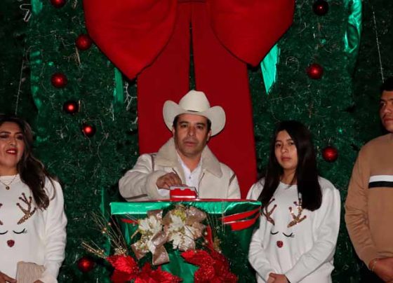 Mazapil celebró con gran entusiasmo su tradicional Encendido Navideño.