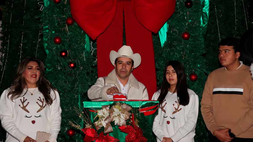 Mazapil celebró con gran entusiasmo su tradicional Encendido Navideño.