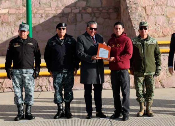 Reconoce Gobierno de Zacatecas a primer graduado del programa Reconecta con la Paz