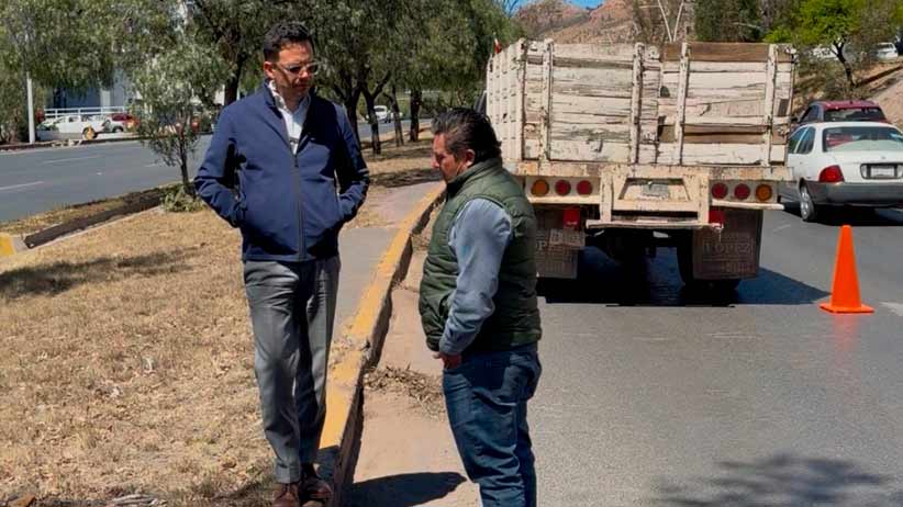 Brinda Gobierno de Zacatecas mantenimiento a camellones del bulevar metropolitano
