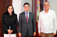 Rodrigo Reyes Mugüerza, secretario general de gobierno, recibe a la nueva titular de la oficina de SEGOB en zacatecas