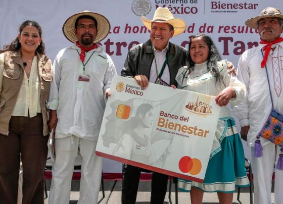 Entrega Gobernador David Monreal apoyos para infraestructura a zacatecanos tepehuanos en Valparaíso