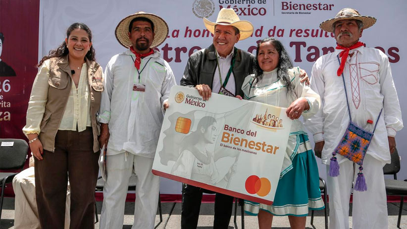 Entrega Gobernador David Monreal apoyos para infraestructura a zacatecanos tepehuanos en Valparaíso