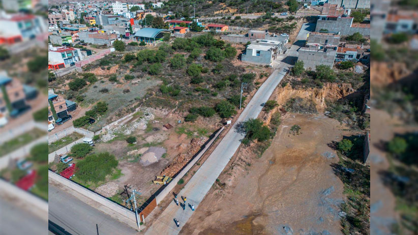 Ramiro Hinojoza supervisa nueva pavimentación en la colonia santa rosa