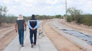  Pier Michel Ríos Ruiz, supervisó avance de pavimentación de camino artesanal