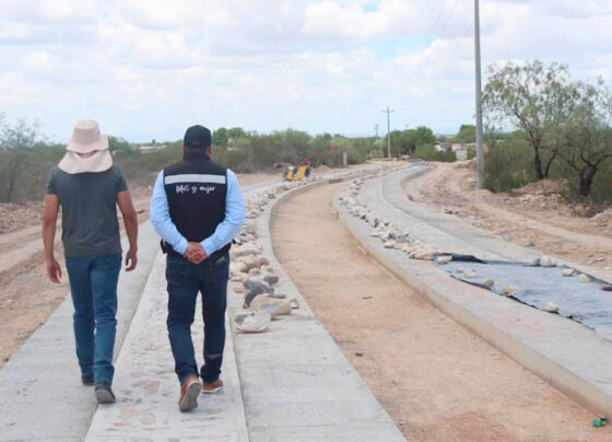  Pier Michel Ríos Ruiz, supervisó avance de pavimentación de camino artesanal