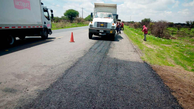 Continúa Gobierno de Zacatecas acciones de conservación carretera en tramo Santa Mónica-Pozo de Gamboa