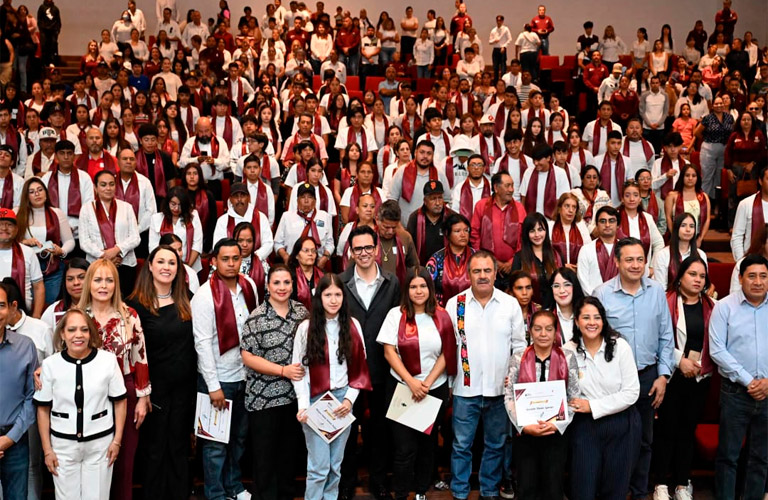 Impulsa gobierno de zacatecas educación para el progreso junto al INEA; se gradúan 150 personas