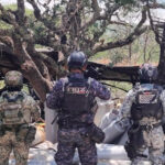 Guardia Nacional, Ejército Mexicano y Secretaría de Seguridad Pública del Estado de Zacatecas localizaron e inhabilitaron un laboratorio clandestino para la elaboración de droga sintética y un campamento en el municipio de Sombrerete, Zac.