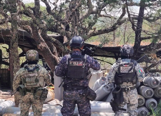 Guardia Nacional, Ejército Mexicano y Secretaría de Seguridad Pública del Estado de Zacatecas localizaron e inhabilitaron un laboratorio clandestino para la elaboración de droga sintética y un campamento en el municipio de Sombrerete, Zac.