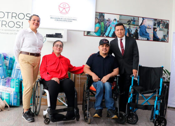 Entrega Gobierno de Zacatecas apoyos funcionales y pañales a personas con discapacidad