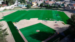 Ramiro Hinojoza fortalece su infraestructura deportiva con nuevo campo de béisbol